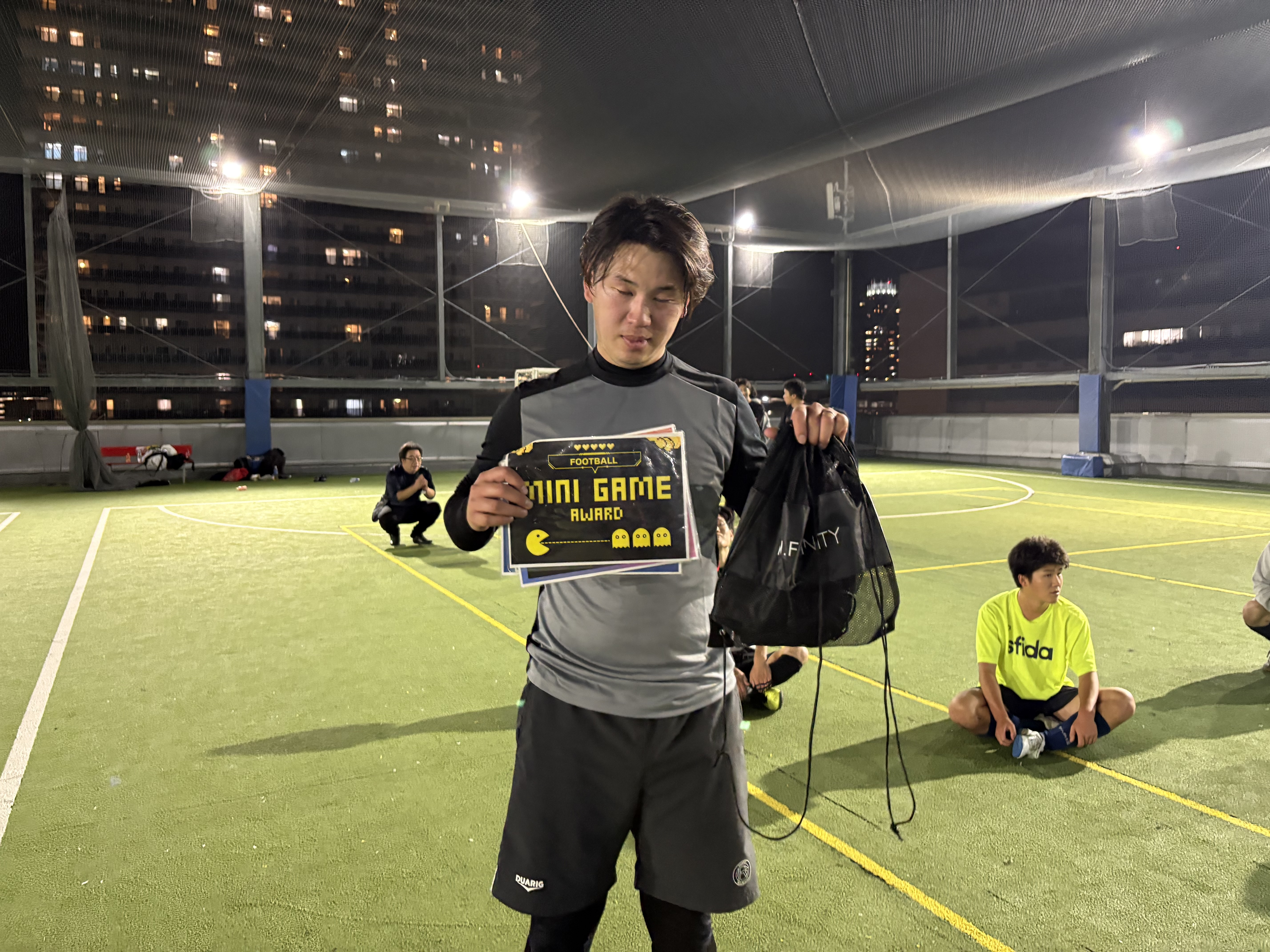 2025年11月12日 有明 BUDDYスポーツアリーナ 屋上人工芝コート フットサル 大会風景