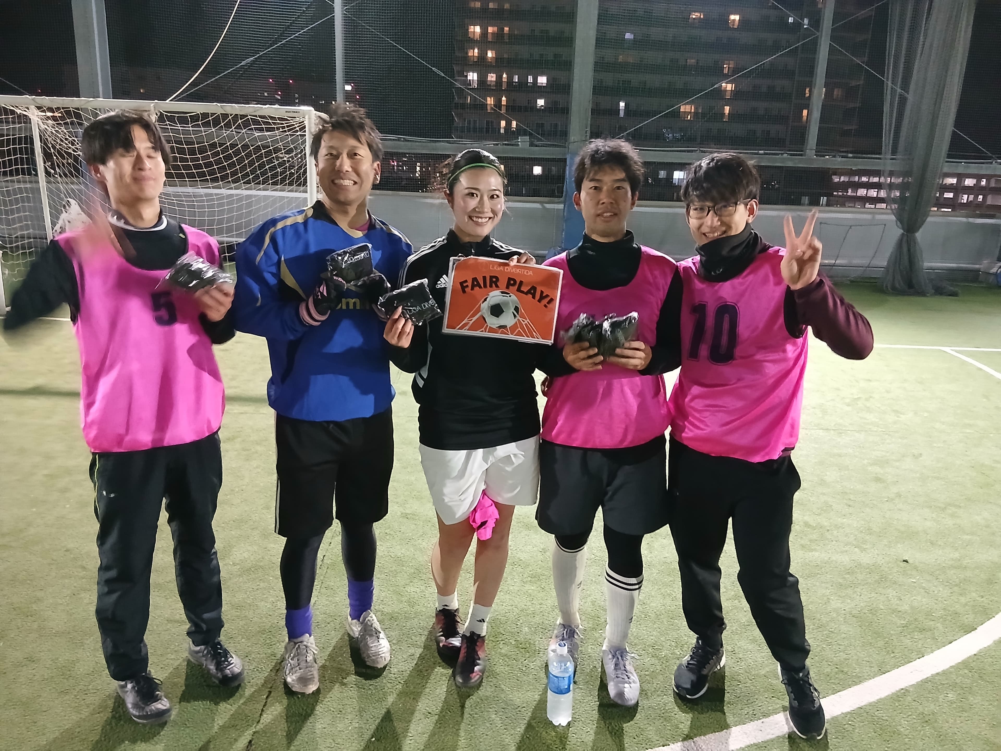 2025年12月12日 有明 BUDDYスポーツアリーナ 屋上人工芝コート フットサル 大会風景