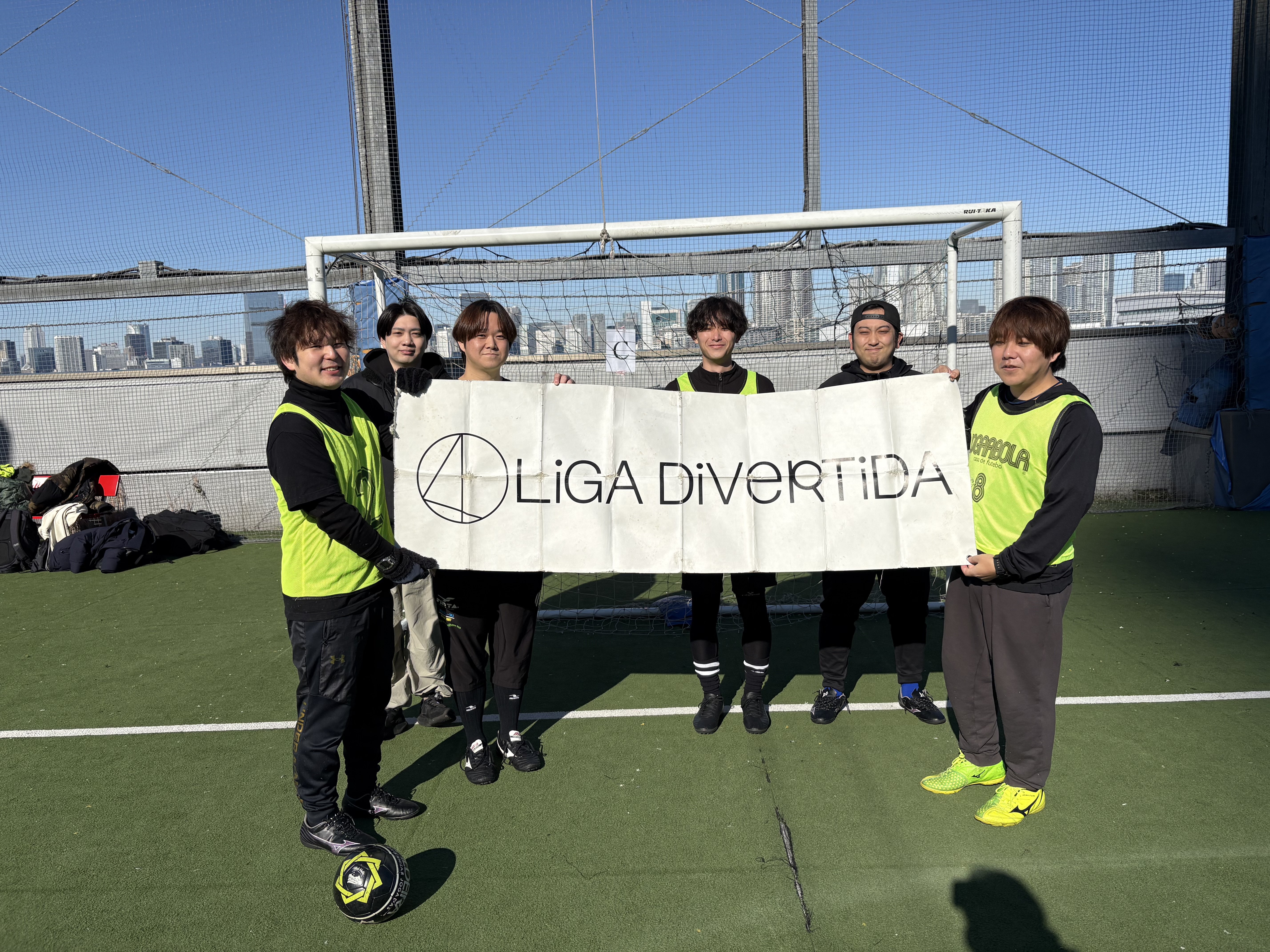 ヤマシタ - 2025年12月28日 有明 BUDDYスポーツアリーナ 屋上人工芝コート フットサル